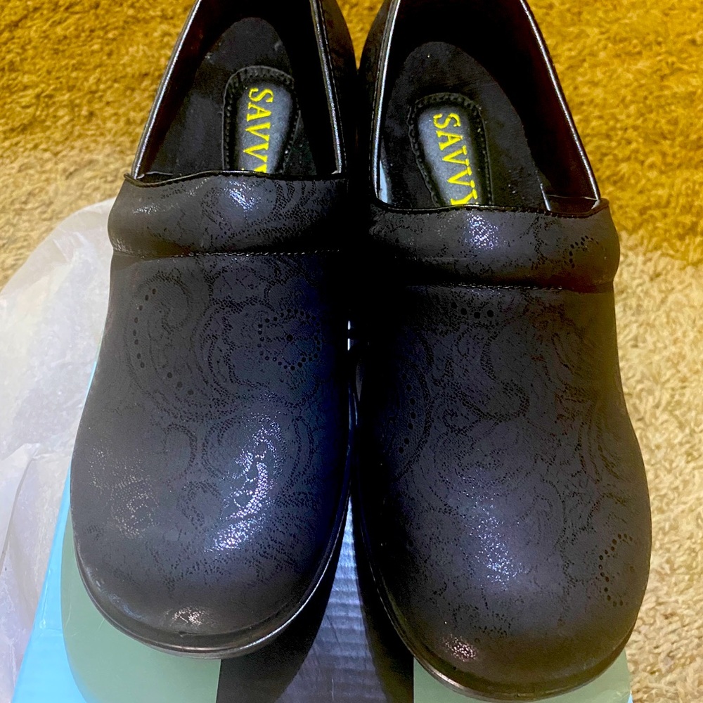 Savvy black paisley 7.5 clog nursing shoes NWOT.